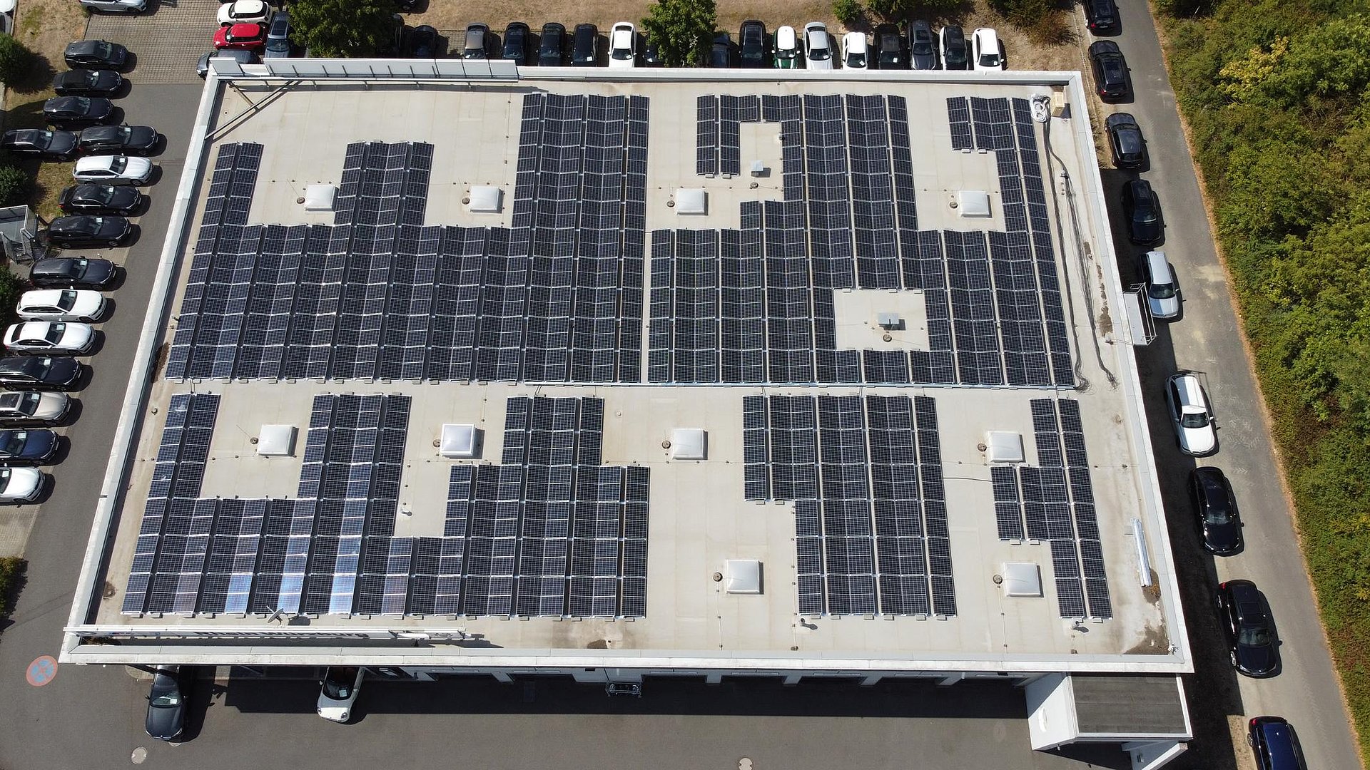 Inbetriebnahme unserer 1.Photovoltaik-Anlage Inbetriebnahme unserer 1.Photovoltaik-Anlage