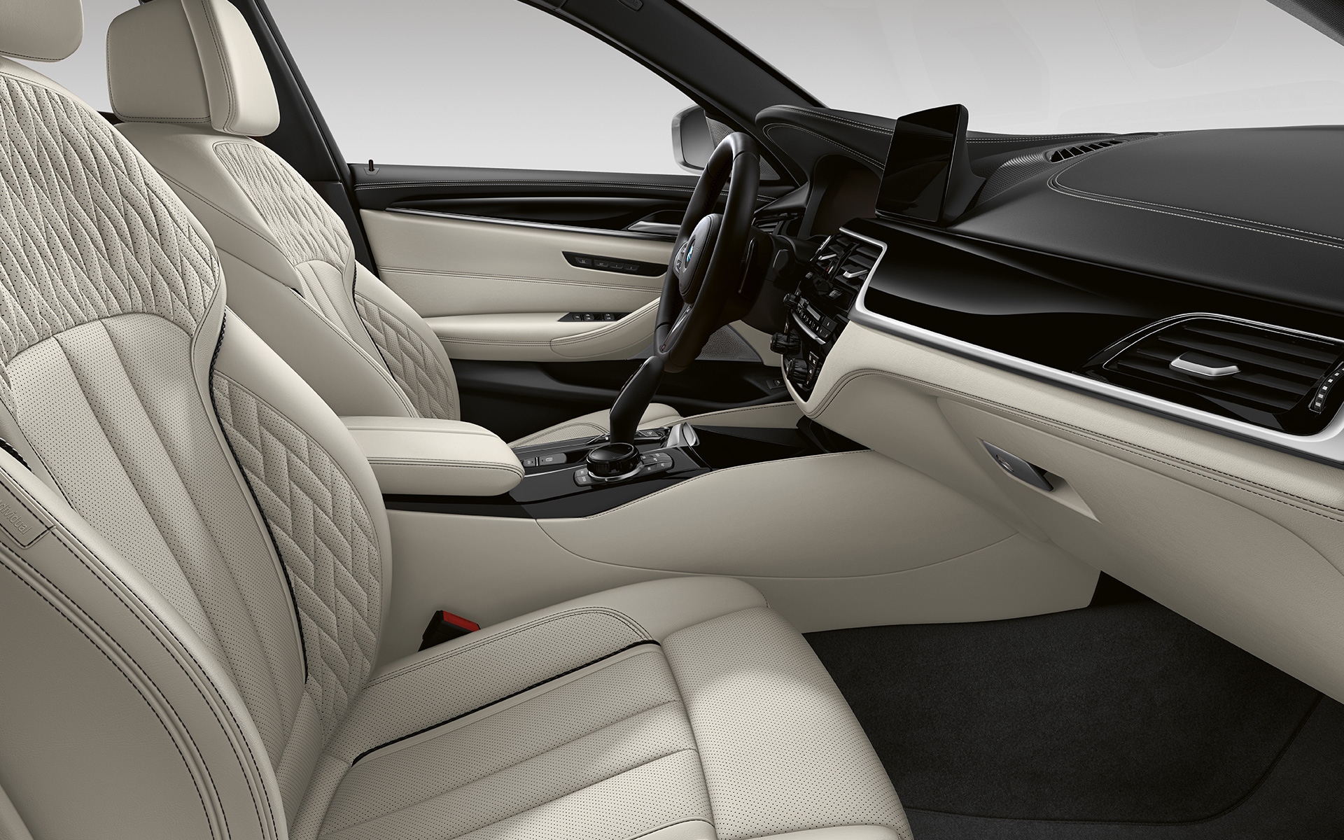 BMW 5er Touring in BMW Inidivdual Alvitgrau Metallic. BMW 5er Touring in BMW Inidivdual Alvitgrau Metallic.