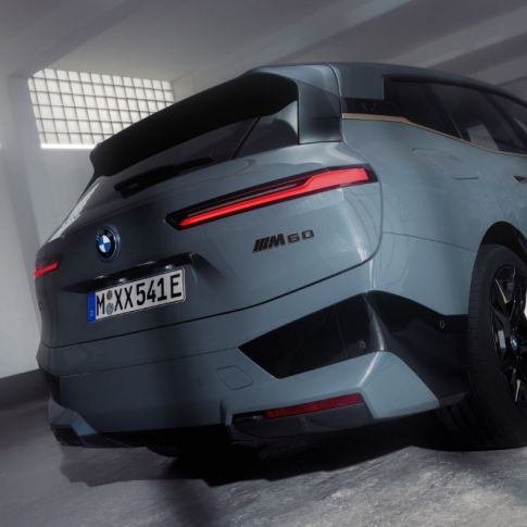 BMW iX M60 - Heck.jpg BMW iX M60 - Heck.jpg
