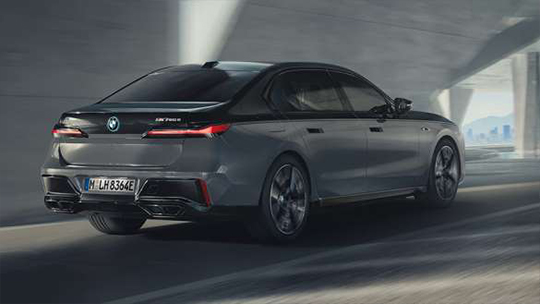BMW M760e M Performance Sportpaket BMW M760e M Performance Sportpaket