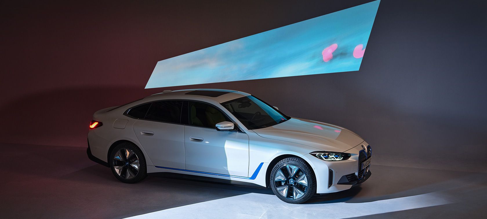 DAS ERSTE VOLLELEKTRISCHE BMW GRAN COUPÉ DAS ERSTE VOLLELEKTRISCHE BMW GRAN COUPÉ