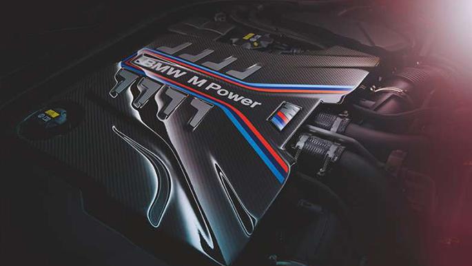 BMW M8 Cabrio - Motor