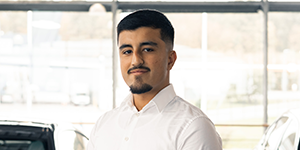 Dilhan Akpinar Automobilkaufmann in Ausbildung Dilhan Akpinar Automobilkaufmann in Ausbildung