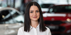 Ester Ibrahimi Automobilkauffrau in Ausbildung