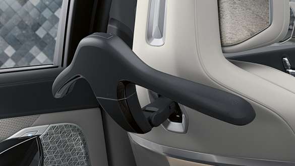 BMW Kleiderbügel für Travel & Comfort System. BMW Kleiderbügel für Travel & Comfort System.