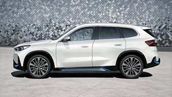 Seitenansicht des neuen BMW iX1 Seitenansicht des neuen BMW iX1