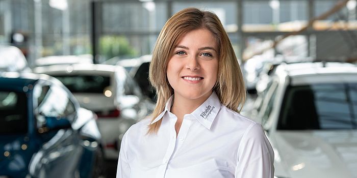 Laura Slodej- Automobilkauffrau in Ausbildung- Standort Ludwigsburg Laura Slodej- Automobilkauffrau in Ausbildung- Standort Ludwigsburg