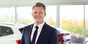 Maximilian Hümmer - Verkauf Neue Automobile - Standort Rhein Würzburg Maximilian Hümmer - Verkauf Neue Automobile - Standort Rhein Würzburg