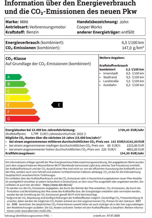 Ein Energielabel und Informationen zum Kraftstoffverbrauch und den CO2-Emissionen eines neuen MINI John Cooper Works Pkw. Der kombinierte Energieverbrauch beträgt 6,5 l/100 km, die kombinierten CO2-Emissionen 147,0 g/km. Die CO2-Effizienzklasse ist E. Eine Tabelle zeigt detaillierte Verbrauchsangaben für den Stadt-, Land- und Autobahnverkehr. Zudem werden die Energiekosten bei einer Jahresfahrleistung von 15.000 km aufgeführt.