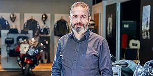 Öner Erden Verkaufsleiter/ Verkaufsberater Motorrad- Standort Ludwigsburg Öner Erden Verkaufsleiter/ Verkaufsberater Motorrad- Standort Ludwigsburg