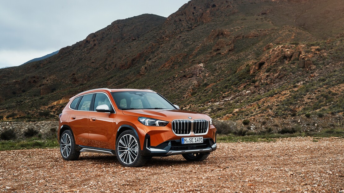 Der BMW X1 bei Rhein Der BMW X1 bei Rhein