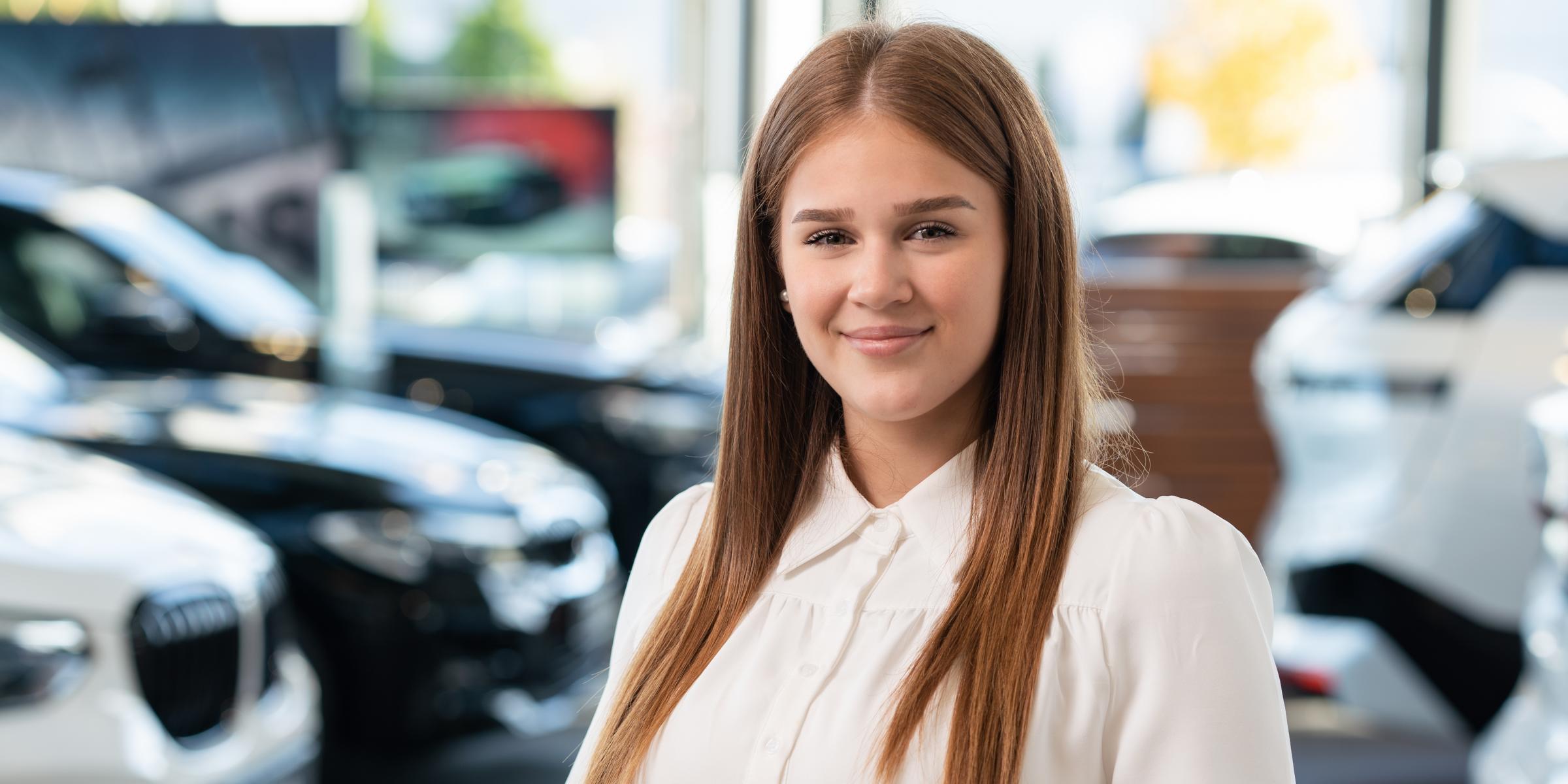 Tanja Warkentin - Automobilkauffrau in Ausbildung - Standort Ludwigsburg Tanja Warkentin - Automobilkauffrau in Ausbildung - Standort Ludwigsburg